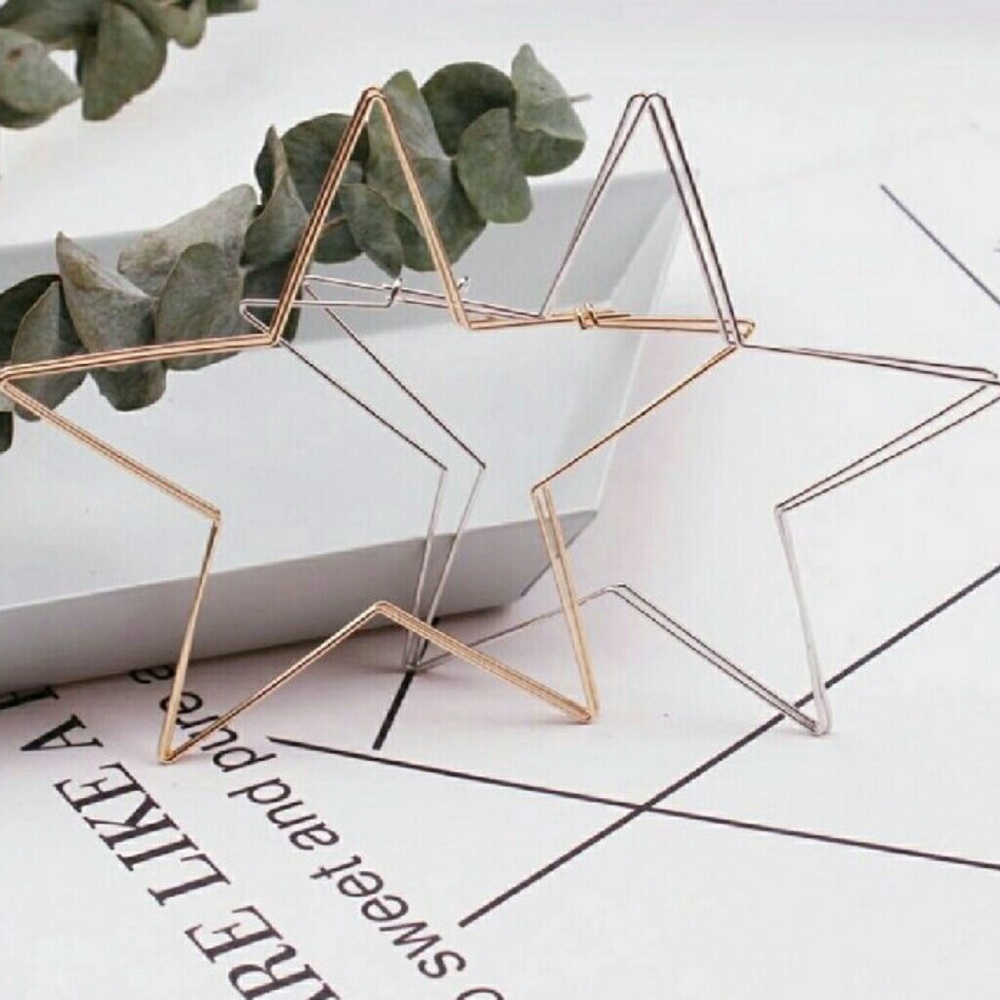 New star shaped hoop earrings